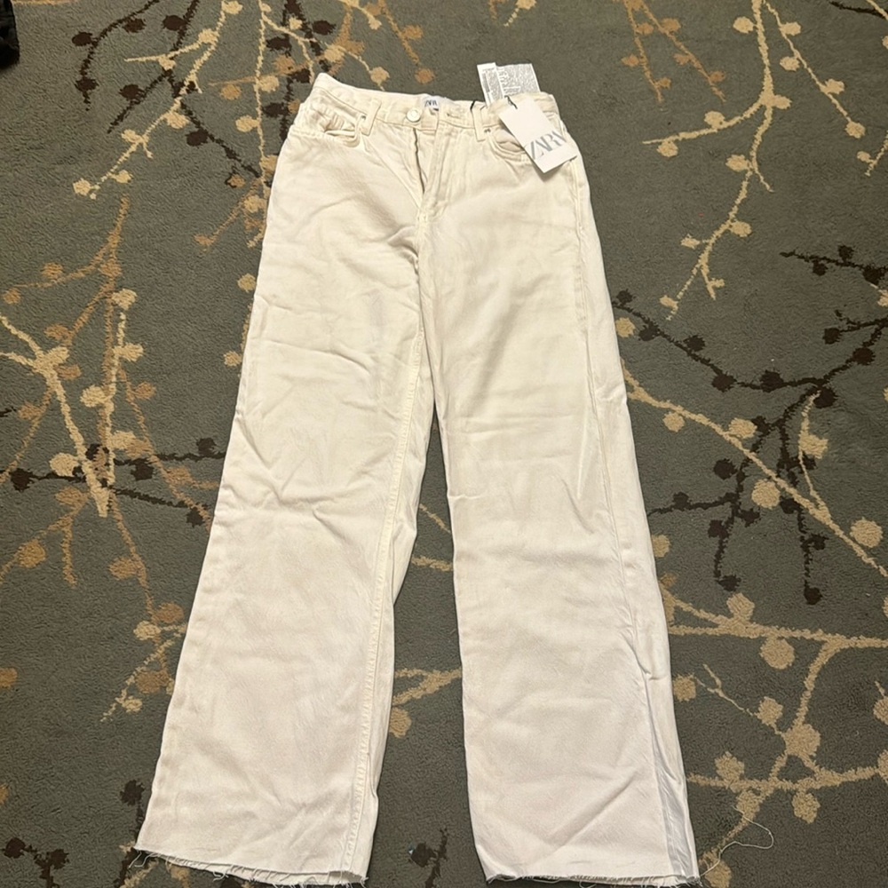 White Zara wide leg jeans